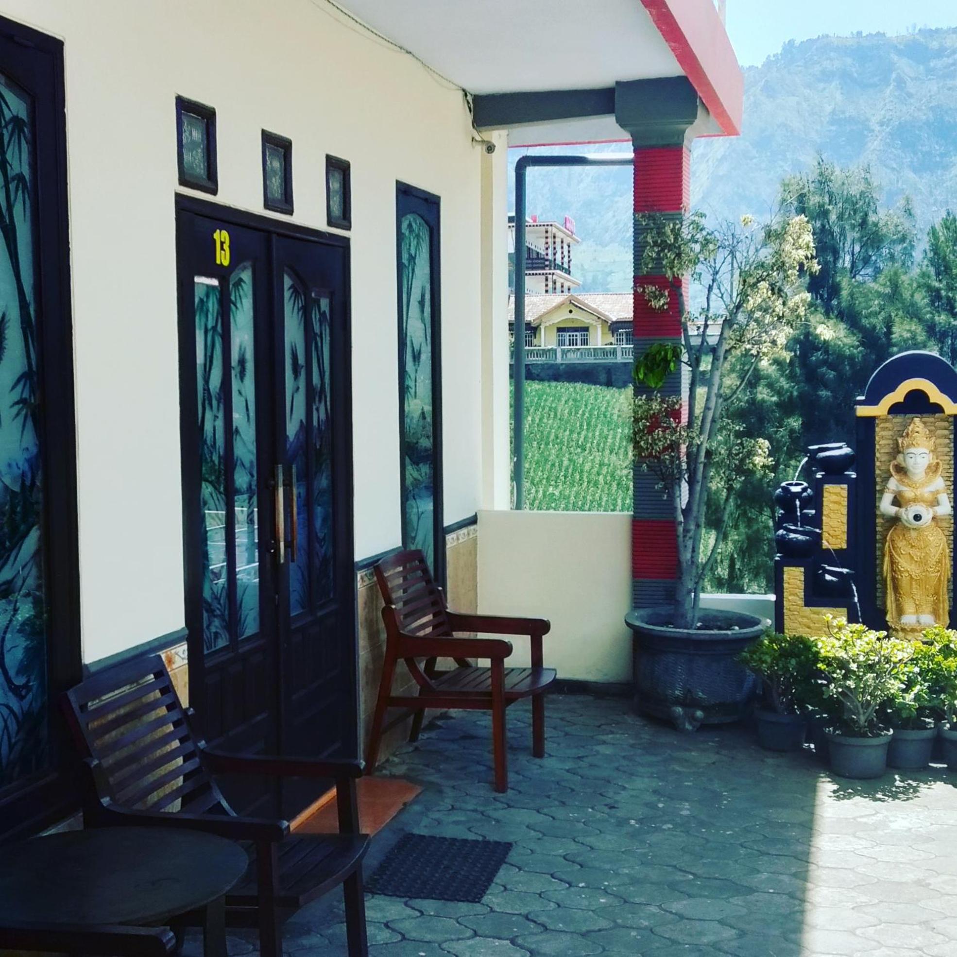 Bromo Otix Guest House Rum bild