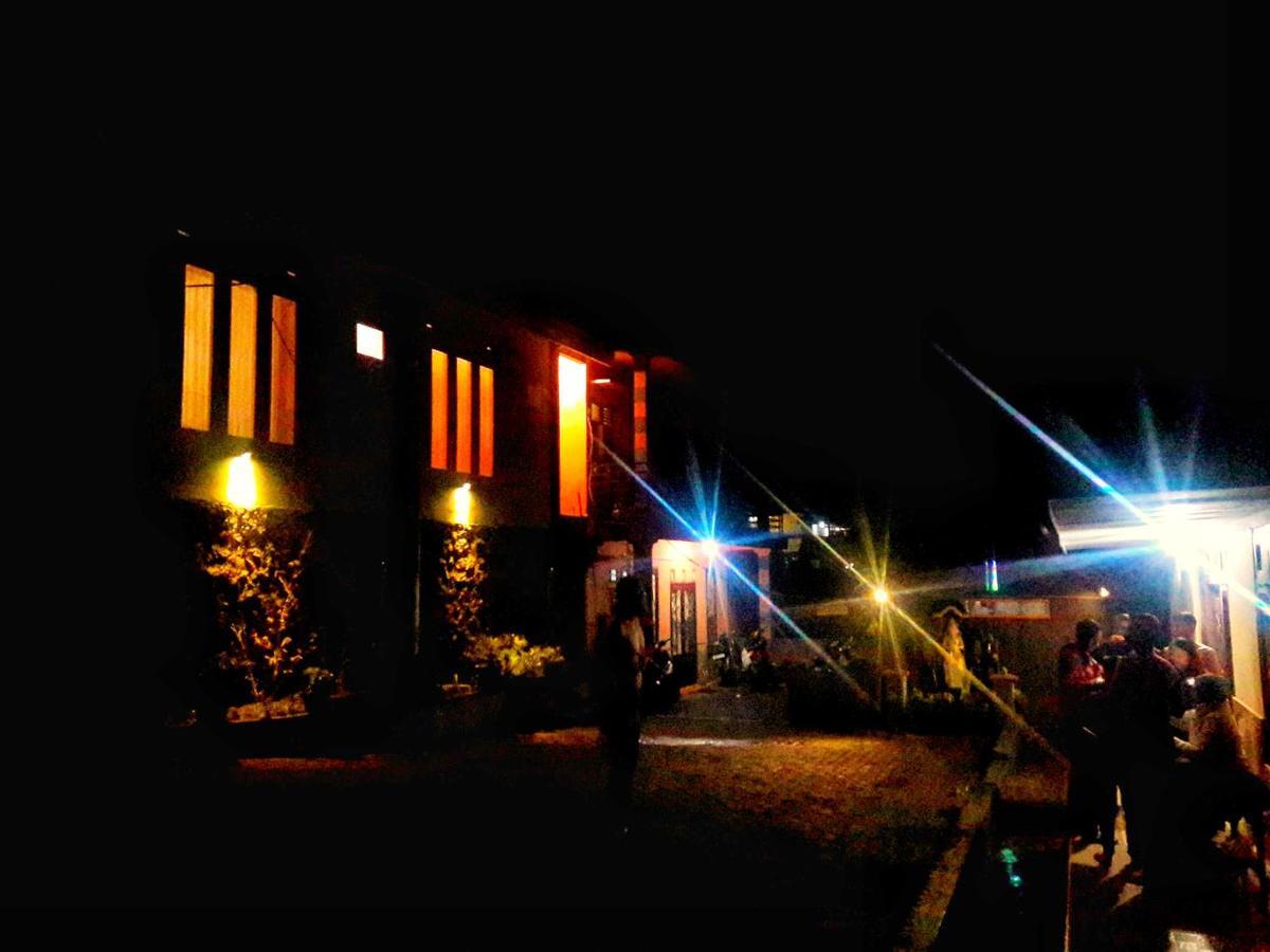 Bromo Otix Guest House Exteriör bild