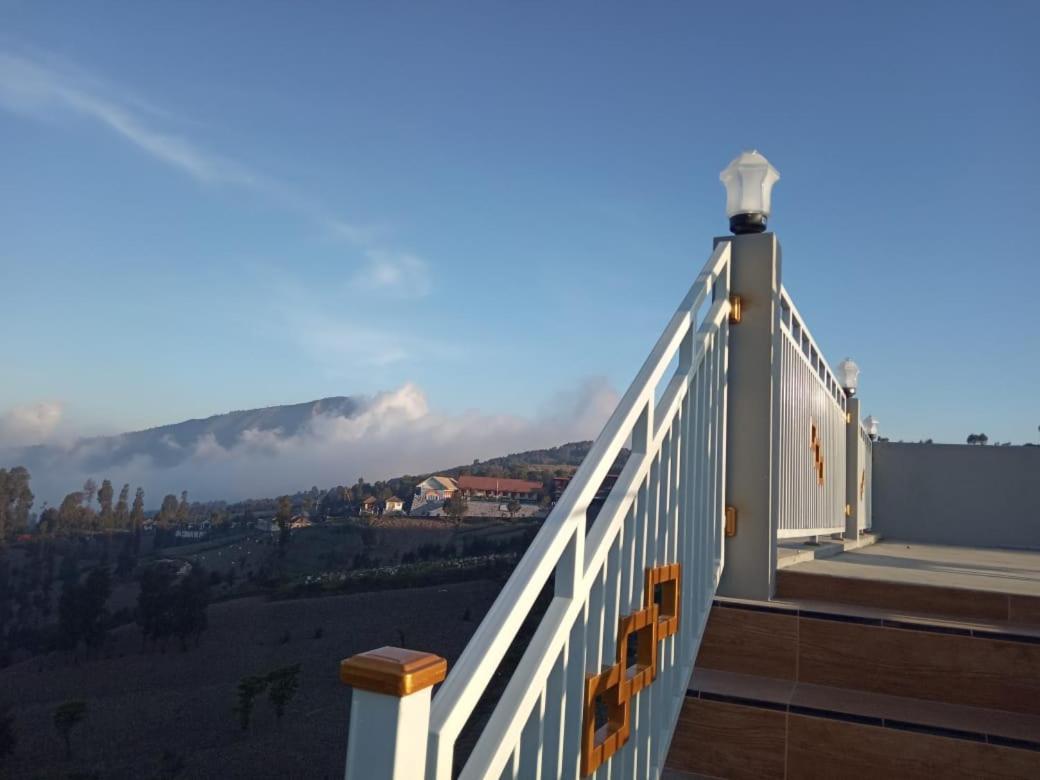 Bromo Otix Guest House Exteriör bild