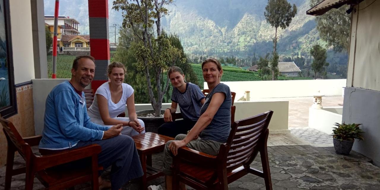 Bromo Otix Guest House Exteriör bild